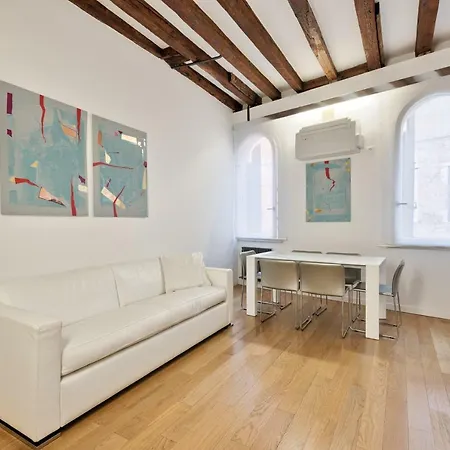 Apartment Holidays *