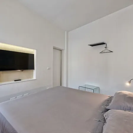 Apartment Holidays *